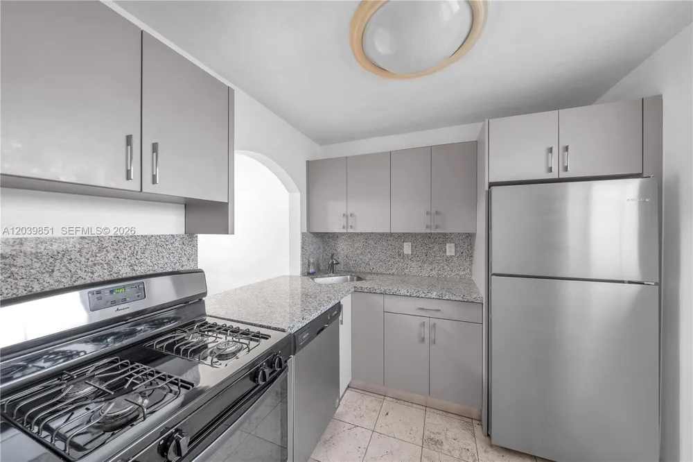 8650 SW 67th Ave #1010 Pinecrest, FL 33156