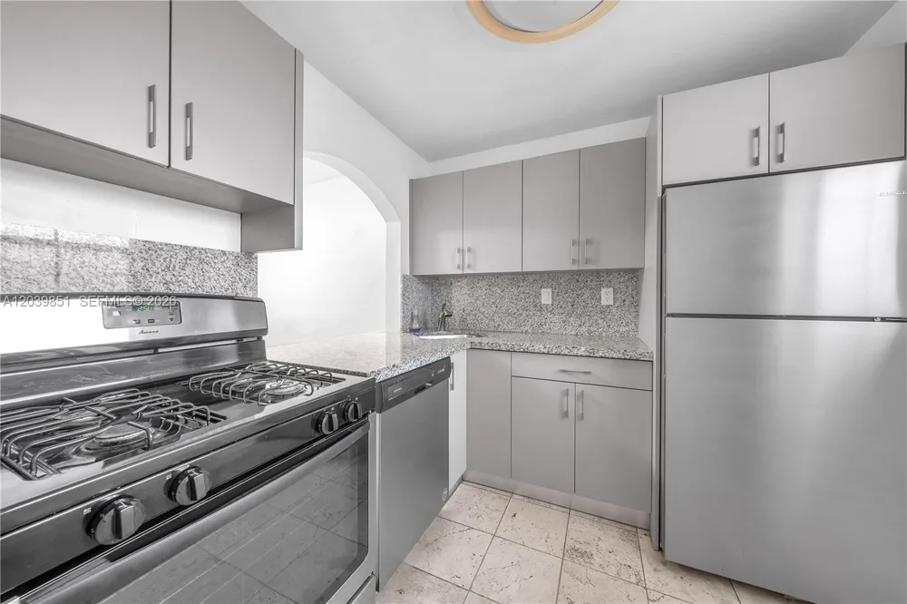 8650 SW 67th Ave #1010 Pinecrest, FL 33156