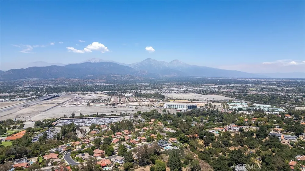 Via Estrella Pomona, CA 91768