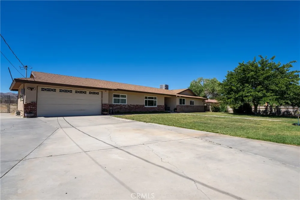 8954 E Avenue T14 Littlerock, CA 93543