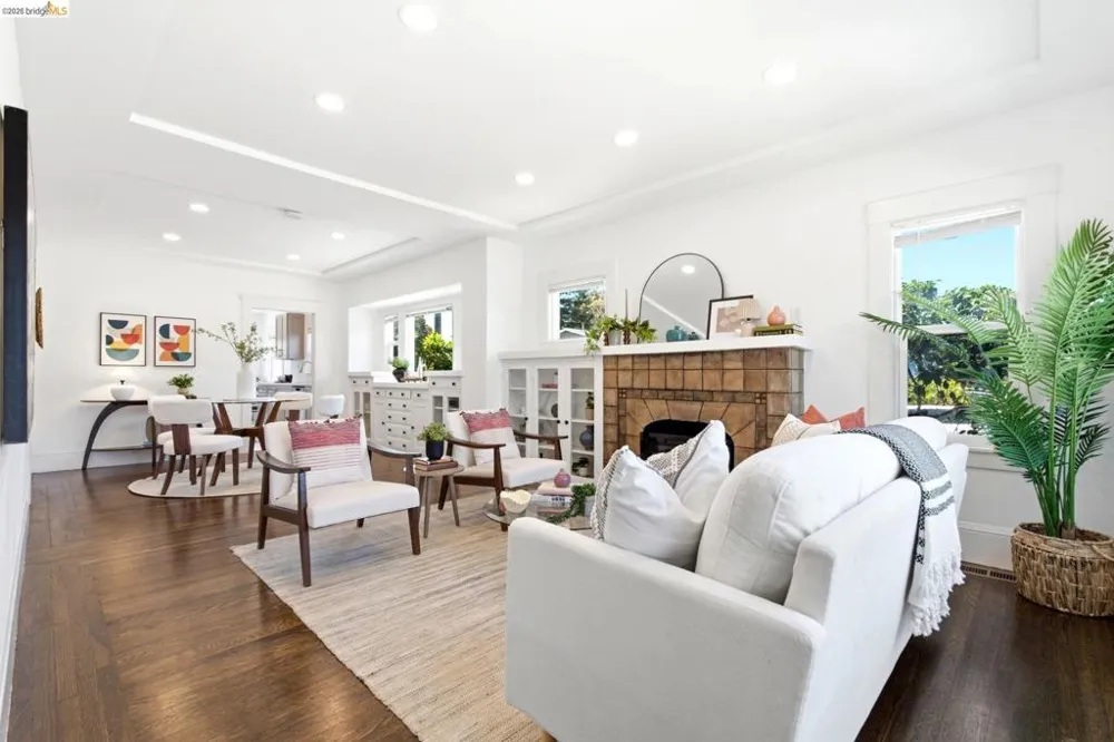 4203 Redding Oakland, CA 94619