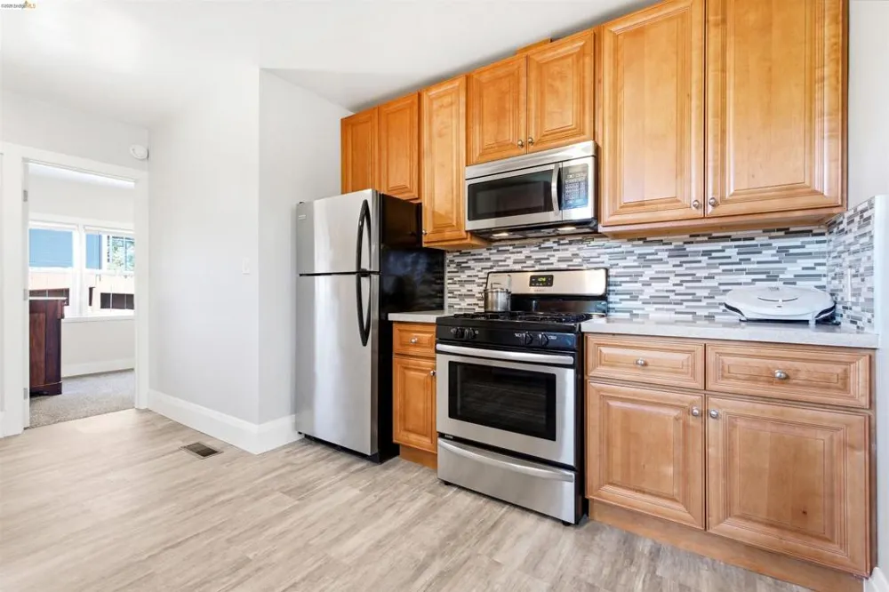 4203 Redding Oakland, CA 94619