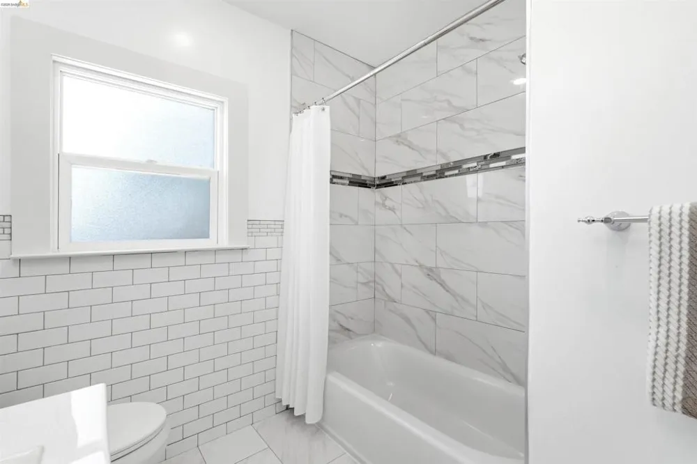 4203 Redding Oakland, CA 94619