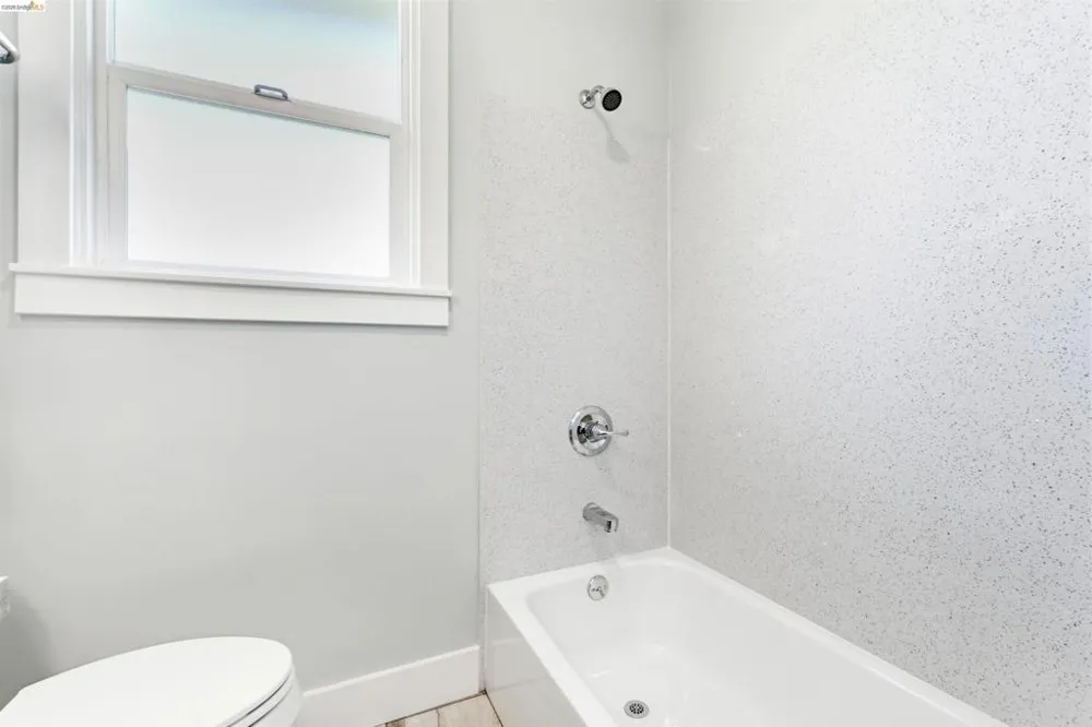 4203 Redding Oakland, CA 94619