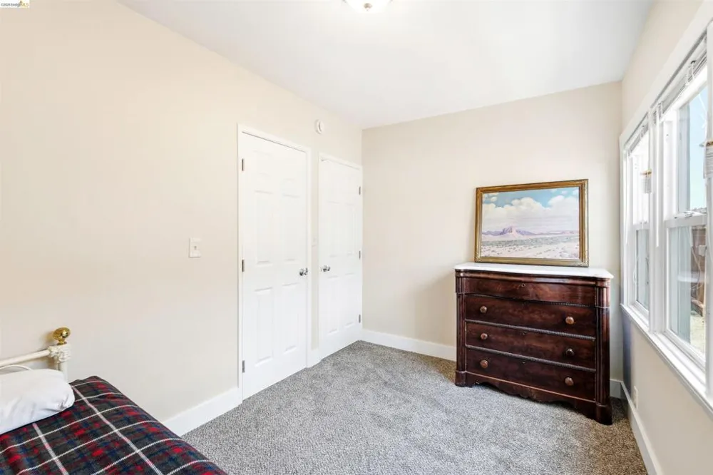 4203 Redding Oakland, CA 94619