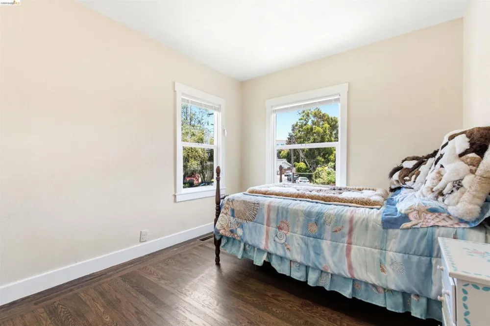 4203 Redding Oakland, CA 94619