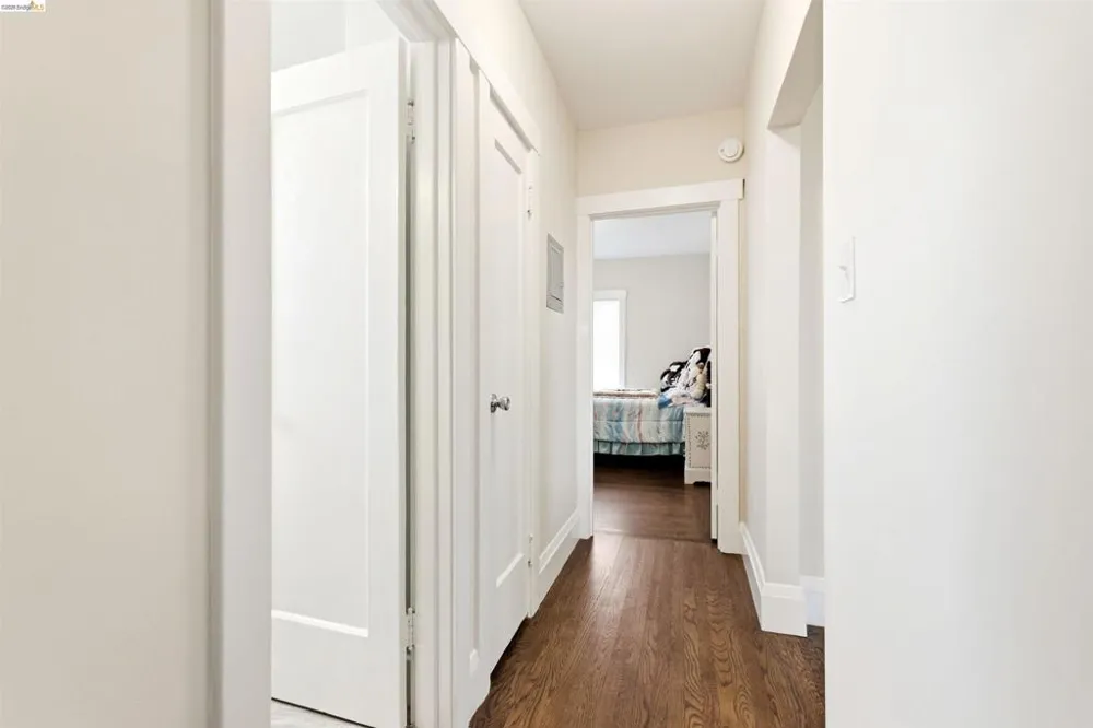 4203 Redding Oakland, CA 94619