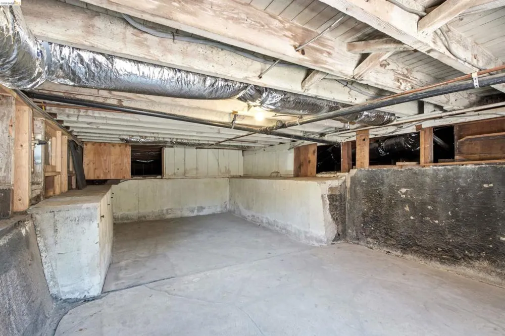 4203 Redding Oakland, CA 94619