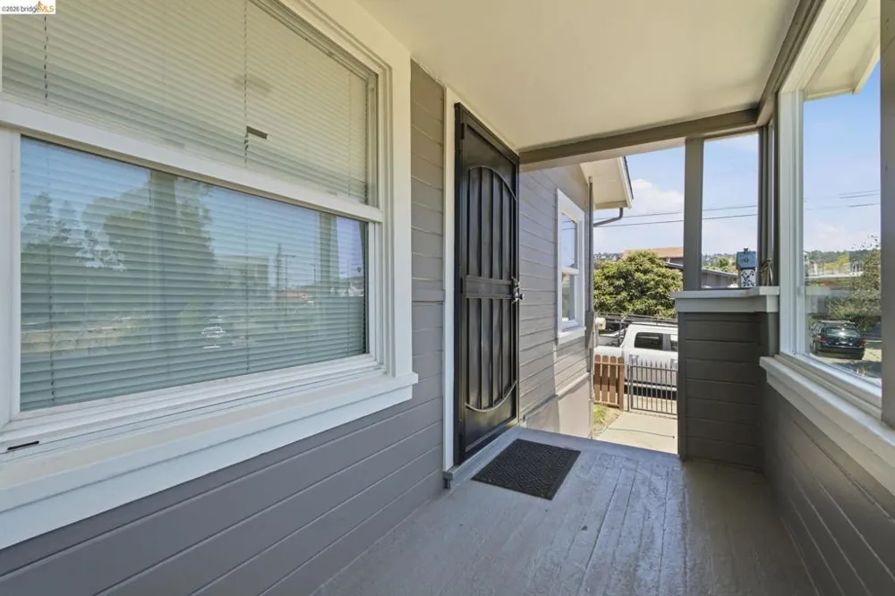 4203 Redding Oakland, CA 94619