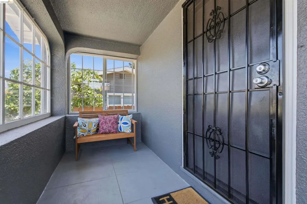 4203 Redding Oakland, CA 94619