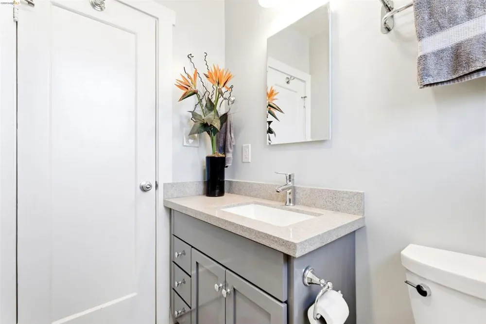 4203 Redding Oakland, CA 94619