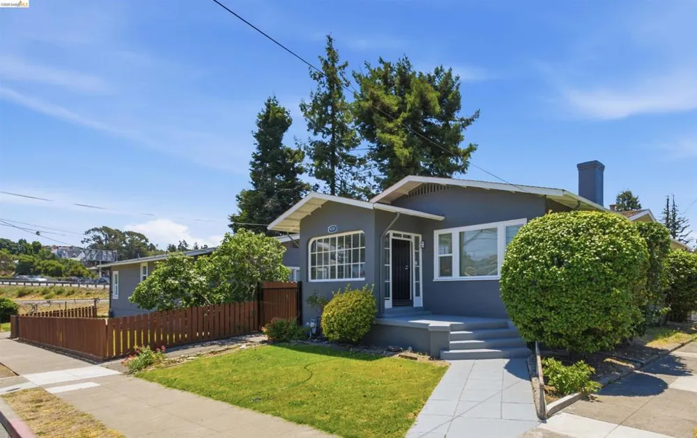 4203 Redding Oakland, CA 94619