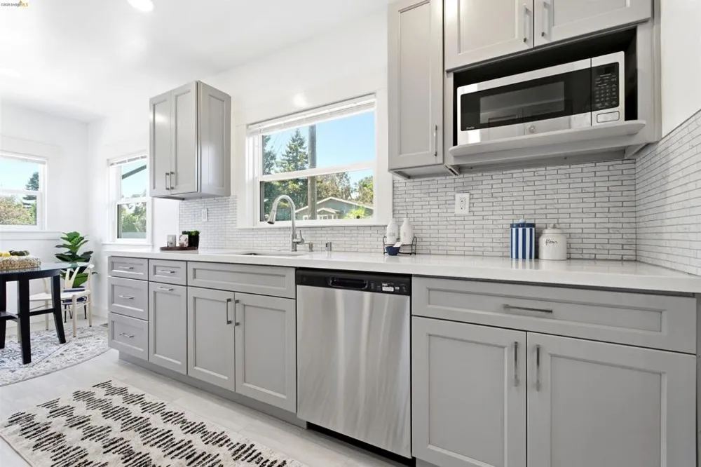 4203 Redding Oakland, CA 94619