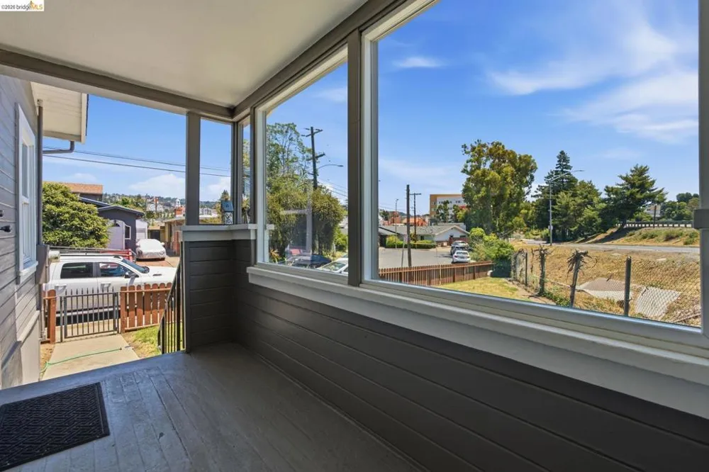 4203 Redding Oakland, CA 94619