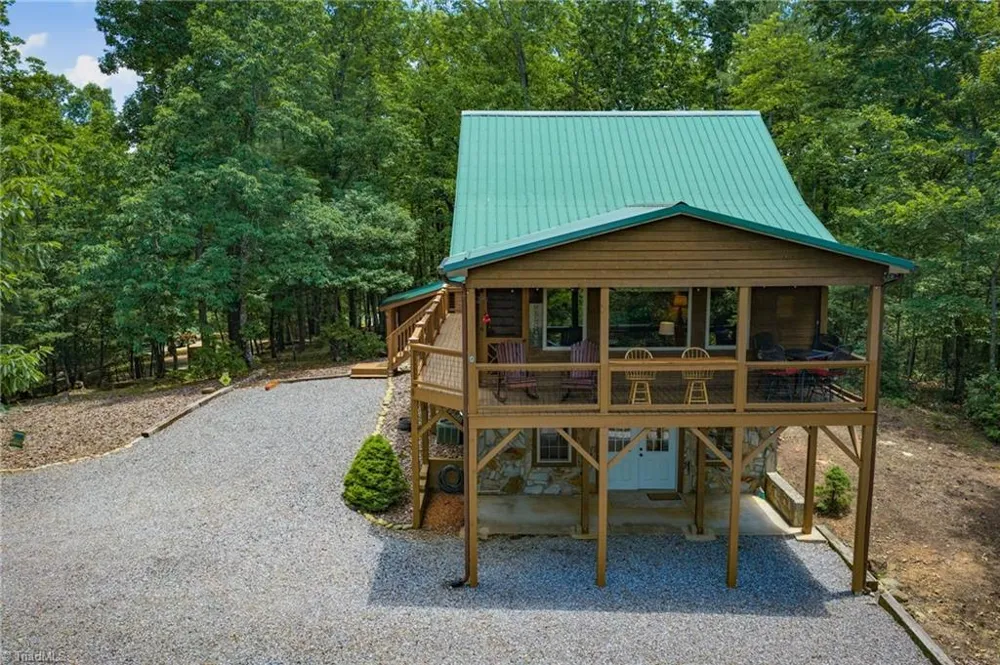 1987 Buck Mountain Road Purlear, NC 28665