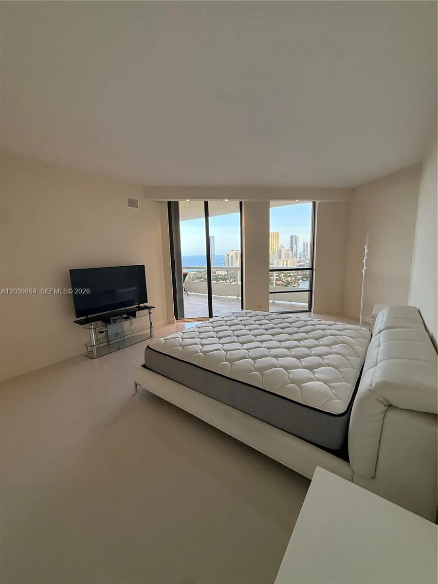 20191 E Country Club Dr #TS8 Aventura, FL 33180