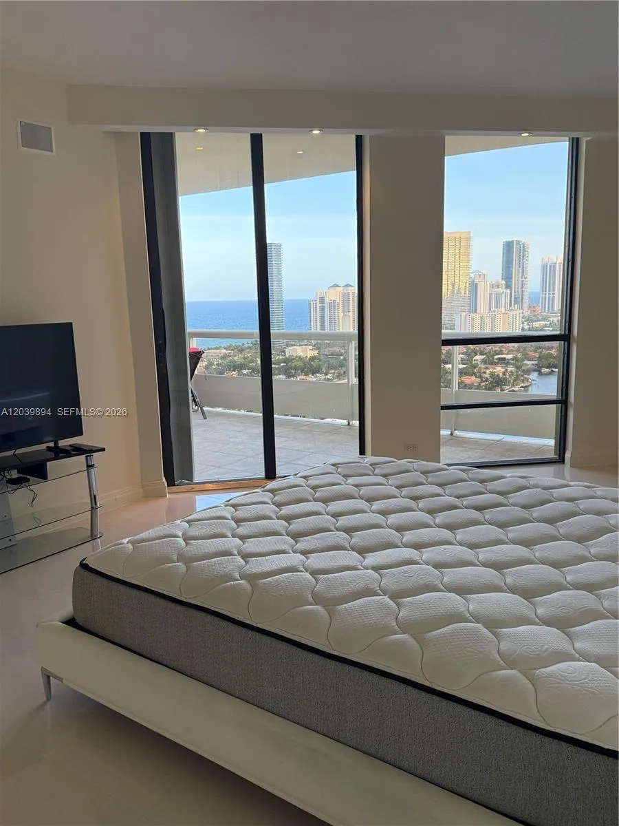 20191 E Country Club Dr #TS8 Aventura, FL 33180