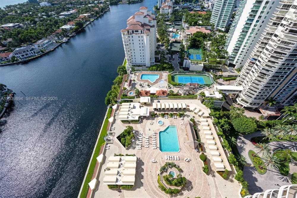 20191 E Country Club Dr #TS8 Aventura, FL 33180