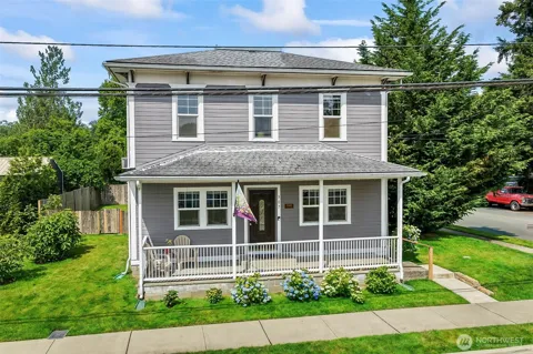 307 3rd Street