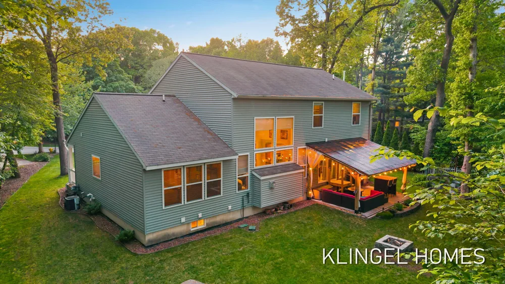 14936 Woodacre Court Grand Haven, MI 49417