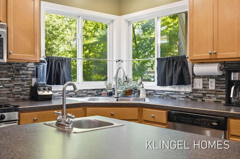 14936 Woodacre Court Grand Haven, MI 49417