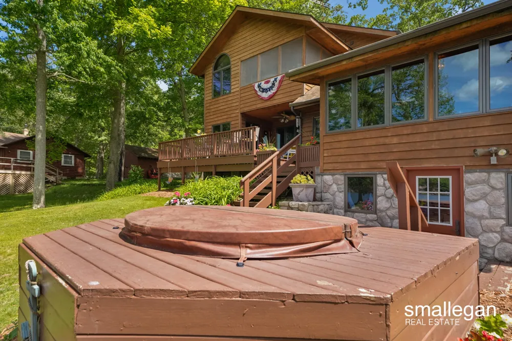 5067 Red Maple Street Irons, MI 49644