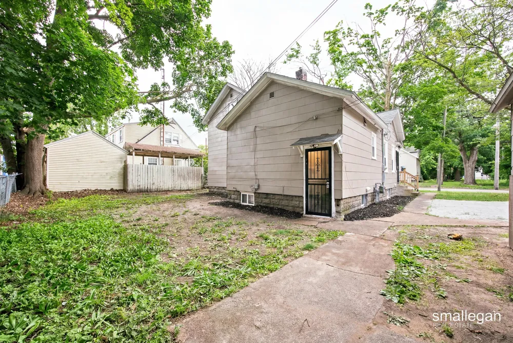 1346 5th Street Muskegon, MI 49441