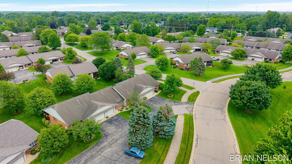 205 Parkside Drive Zeeland, MI 49464