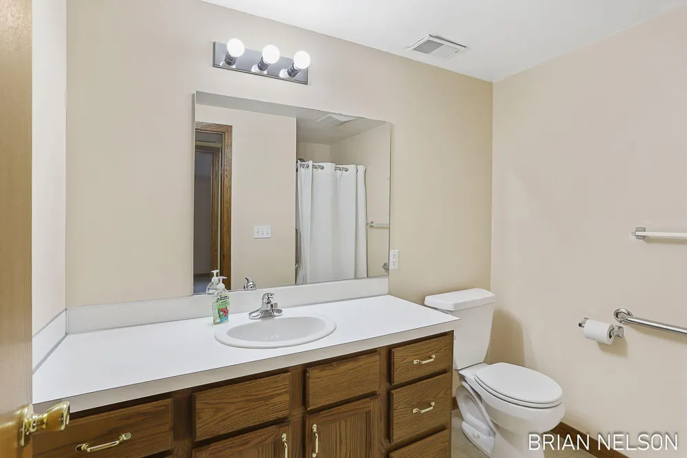205 Parkside Drive Zeeland, MI 49464