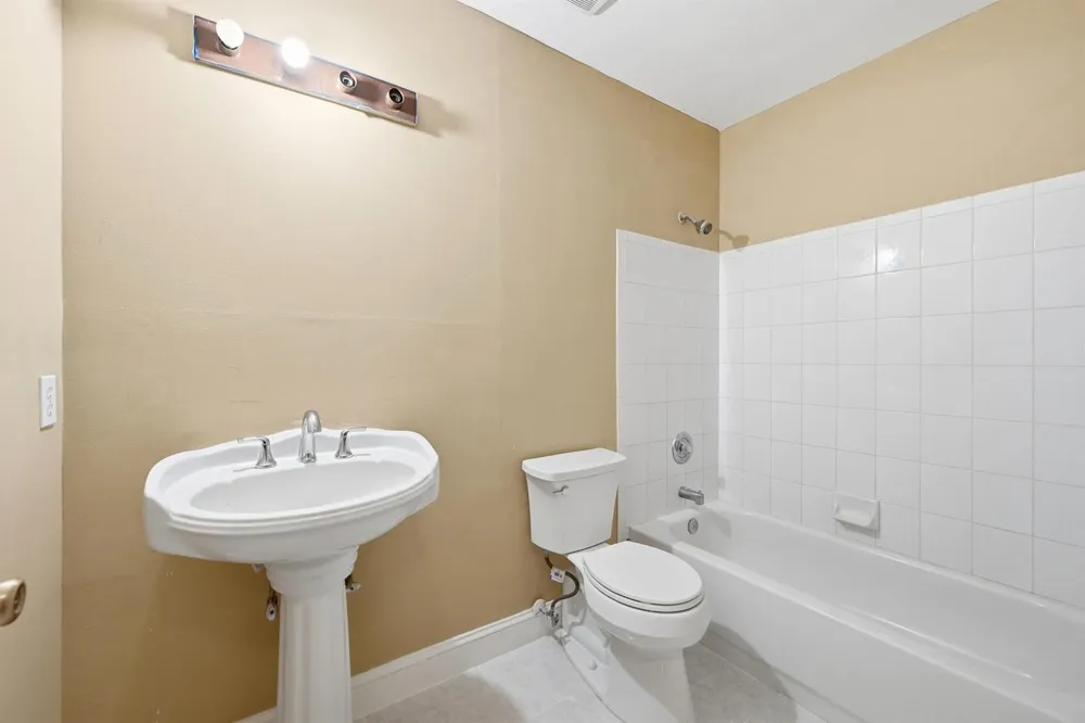 306 NW 115th Way Coral Springs, FL 33071