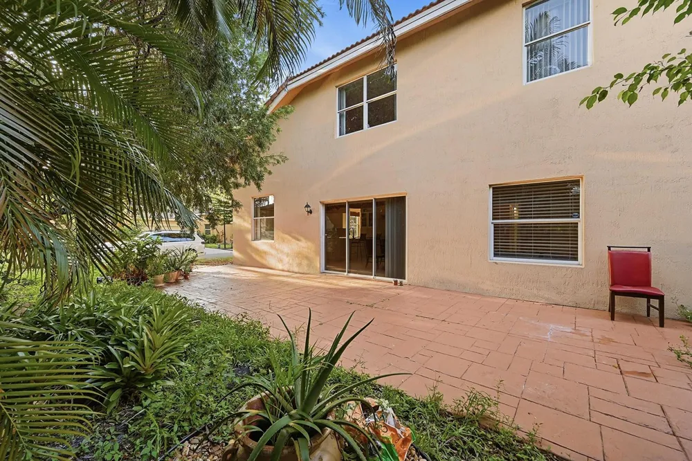 306 NW 115th Way Coral Springs, FL 33071