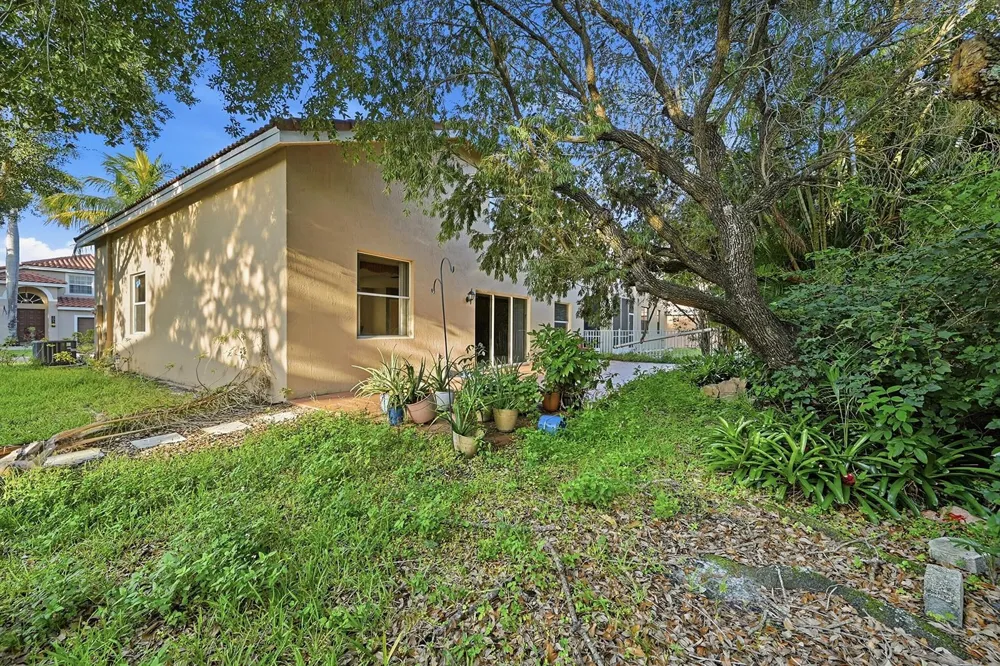 306 NW 115th Way Coral Springs, FL 33071