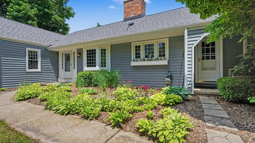 3702 Meadow Lane Saline, MI 48176
