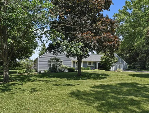 3702 Meadow Lane
