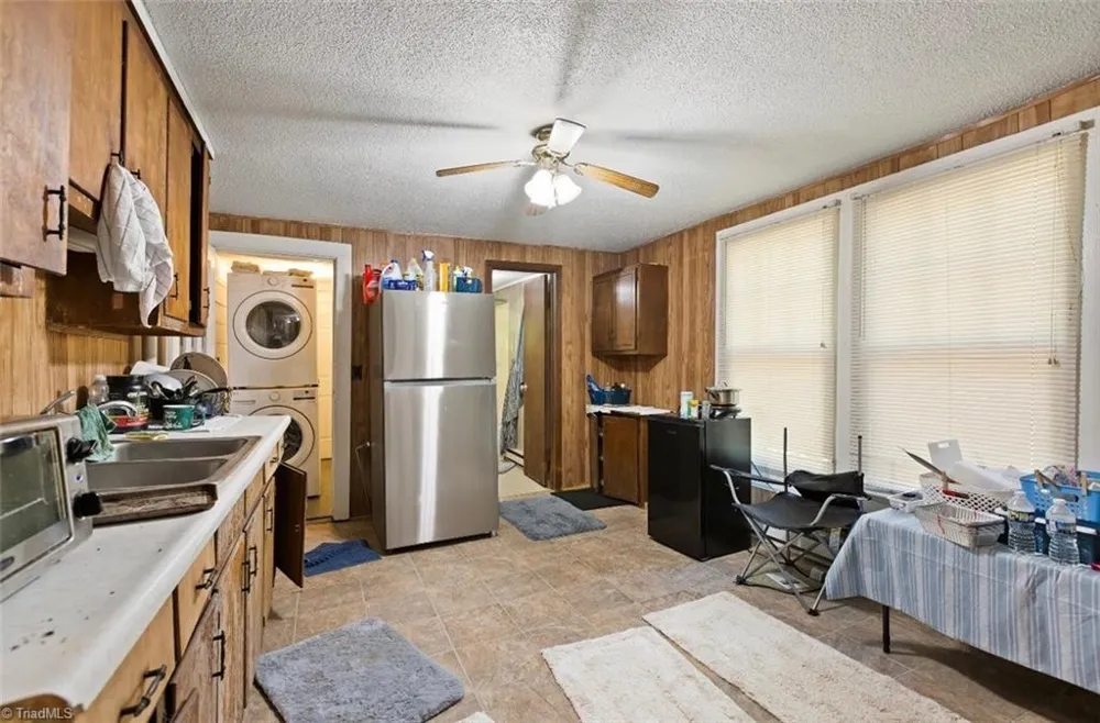 3702 Hudson Street Archdale, NC 27263