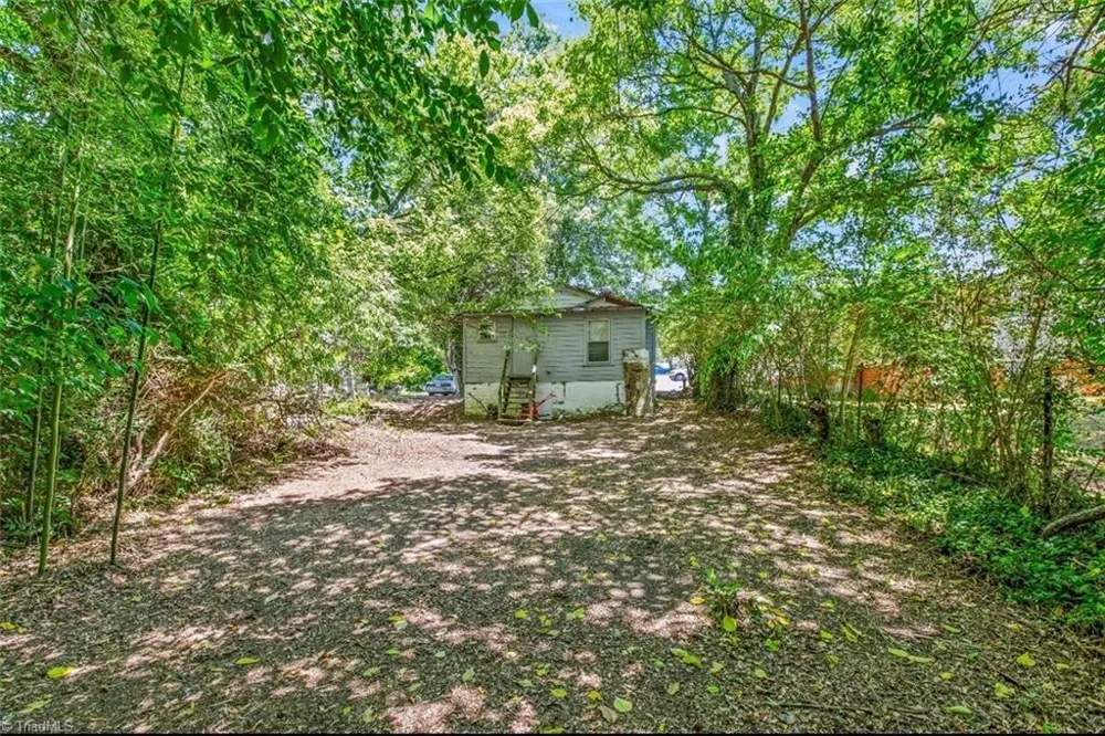 3702 Hudson Street Archdale, NC 27263