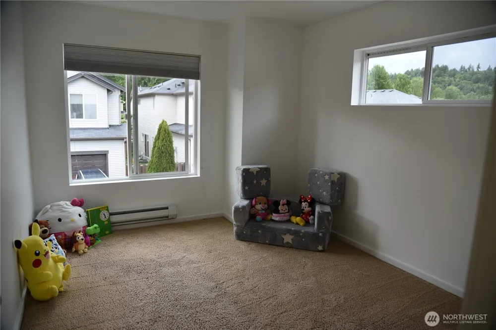 1327 42nd St NE Auburn, WA 98002