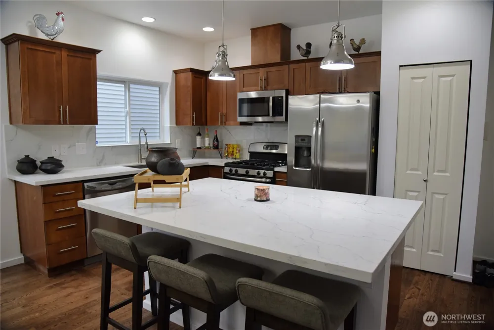 1327 42nd St NE Auburn, WA 98002
