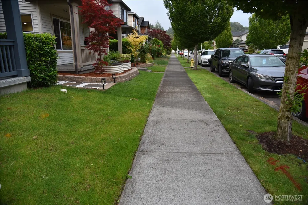 1327 42nd St NE Auburn, WA 98002