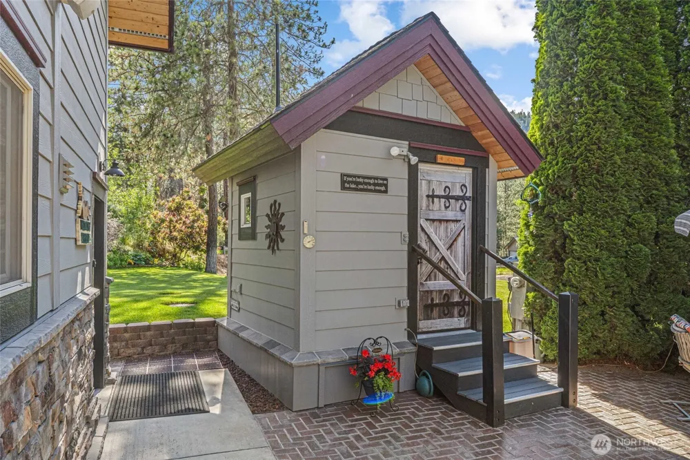 41840 Porcupine Bay Road Davenport, WA 99122