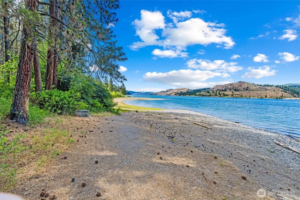 41840 Porcupine Bay Road Davenport, WA 99122