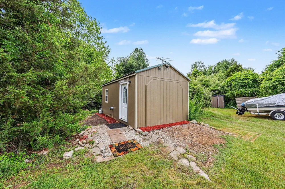 15303 Seymour Road Grass Lake, MI 49240