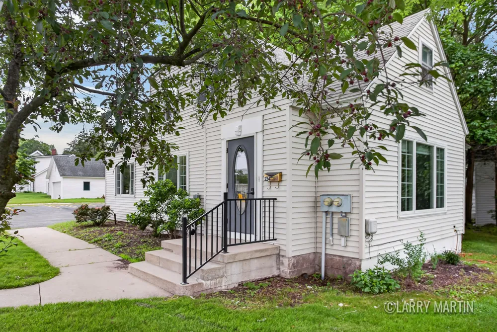 224 S Weaver Avenue Fremont, MI 49412