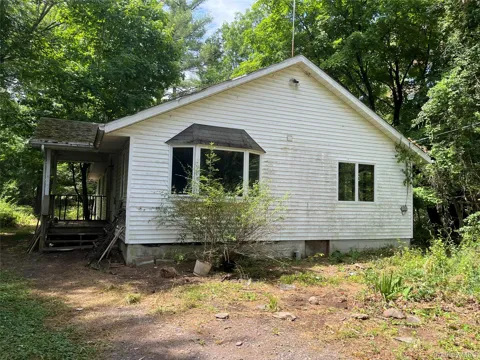 1145 Glasco Turnpike