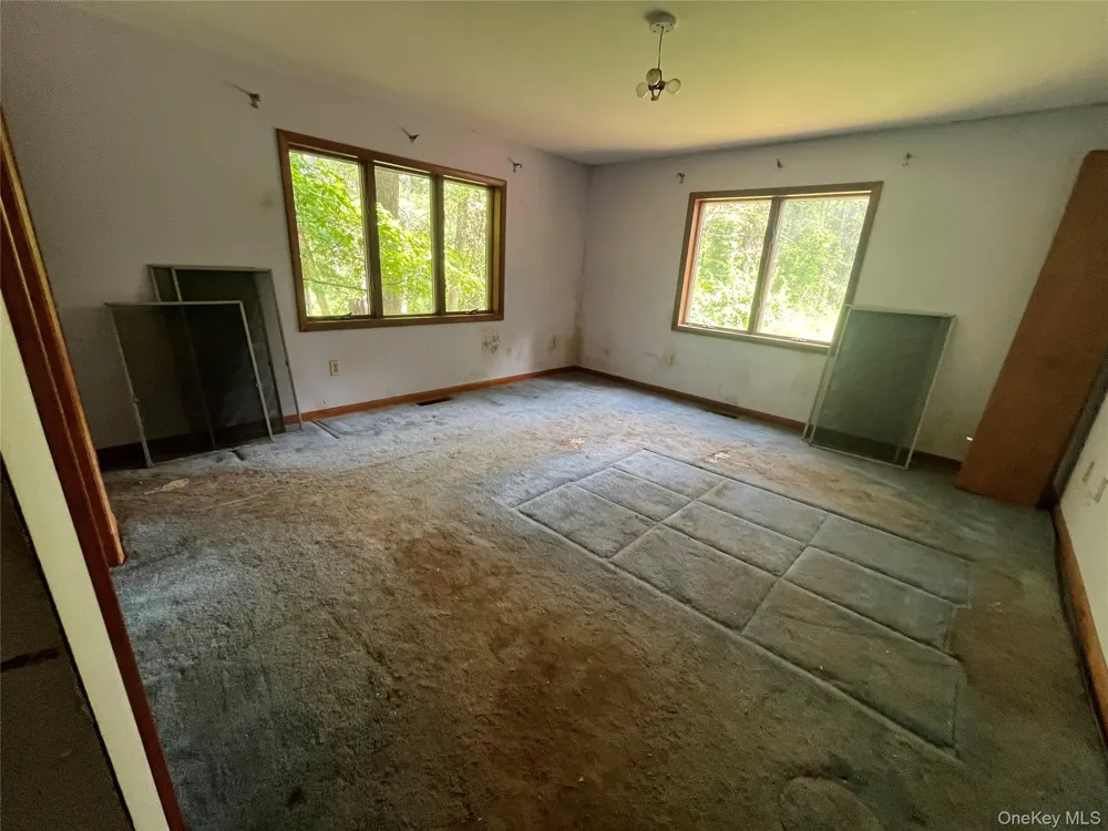 1145 Glasco Turnpike Saugerties, NY 12477