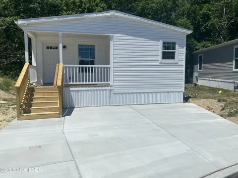 17 Maple Tree Court