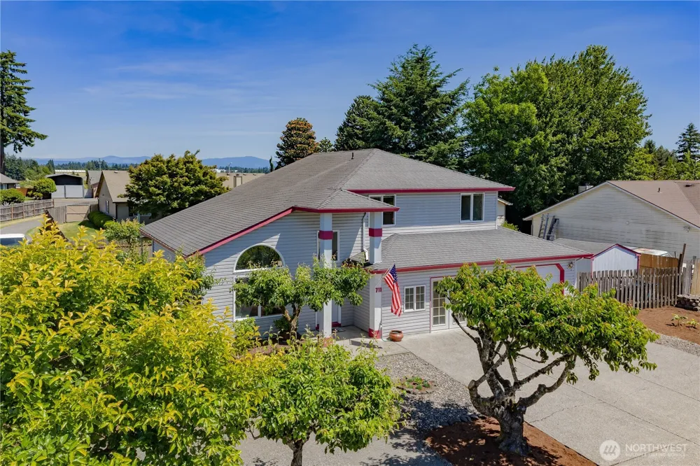 711 NE 175 AVENUE Vancouver, WA 98684