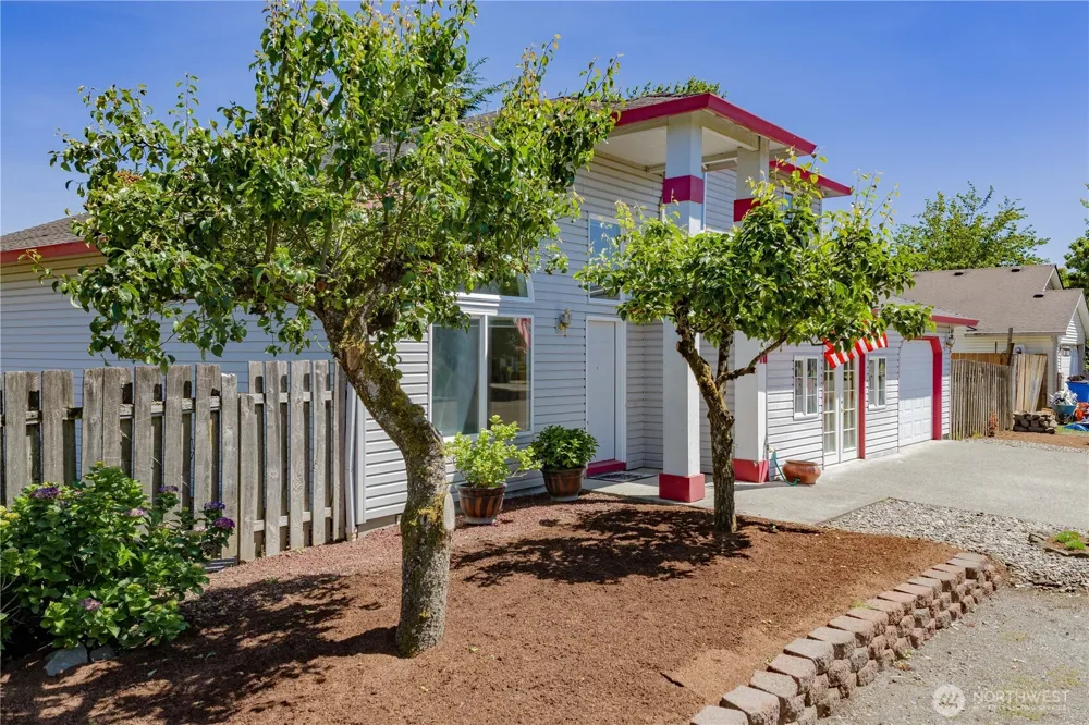 711 NE 175 AVENUE Vancouver, WA 98684