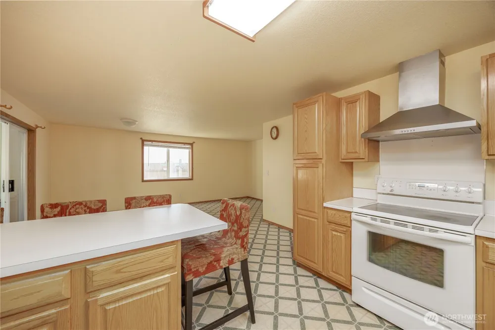 711 NE 175 AVENUE Vancouver, WA 98684