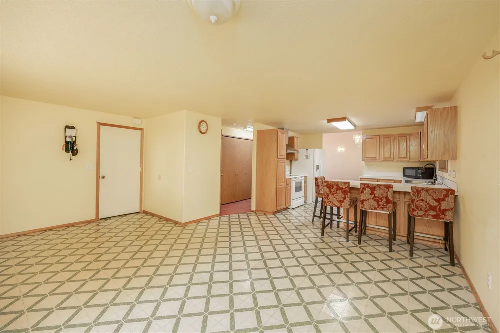 711 NE 175 AVENUE Vancouver, WA 98684